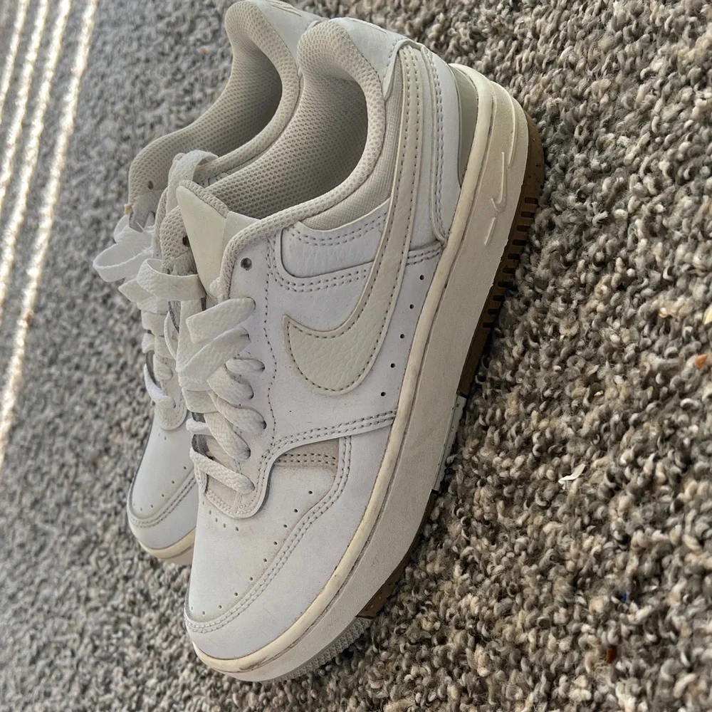 Nike Gamma Force Womens Sneakers size 5 Size 7 used